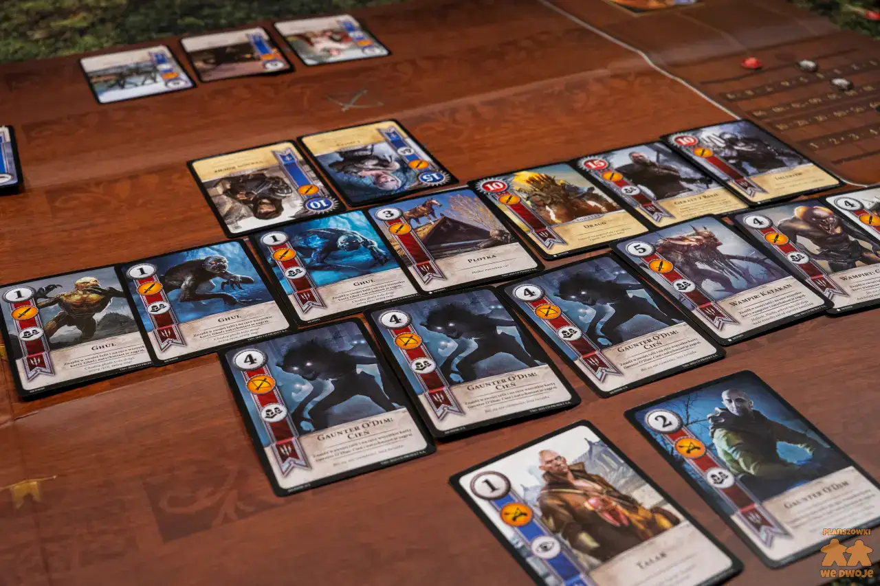 Gwint Legendarna gra karciana podczas partii.